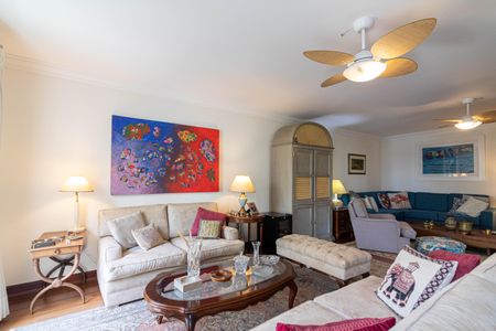 Apartamento para alugar com 230m², 3 quartos e 2 vagasSala