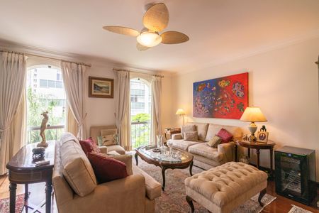 Apartamento para alugar com 230m², 3 quartos e 2 vagasSala