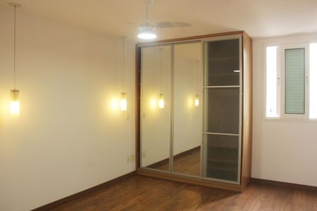 Quarto 1 de apartamento para alugar com 2 quartos, 69m² em Gonzaga, Santos