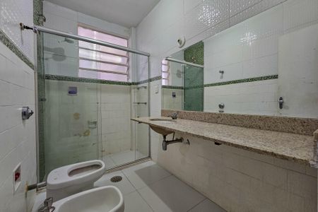 Banheiro de apartamento à venda com 2 quartos, 65m² em Nova Suíça, Belo Horizonte