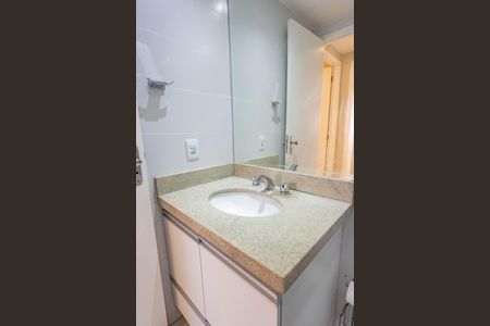 Apartamento para alugar com 93m², 3 quartos e 2 vagas Apartamento para alugar com 93m², 3 quartos e 2 vagasBanheiro social