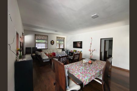 Casa para alugar com 1300m², 4 quartos e sem vaga