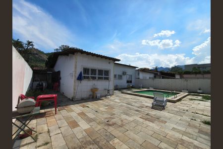 Casa para alugar com 1300m², 4 quartos e sem vaga