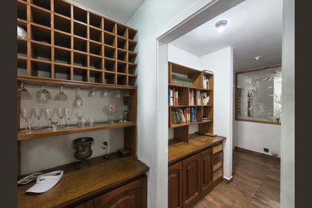 Casa para alugar com 1300m², 4 quartos e sem vaga