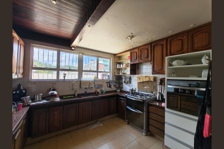 Casa para alugar com 1300m², 4 quartos e sem vaga