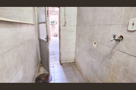 Casa para alugar com 90m², 2 quartos e 1 vagaÁrea de serviço 