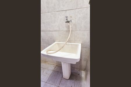 Casa para alugar com 90m², 2 quartos e 1 vagaÁrea de serviço 