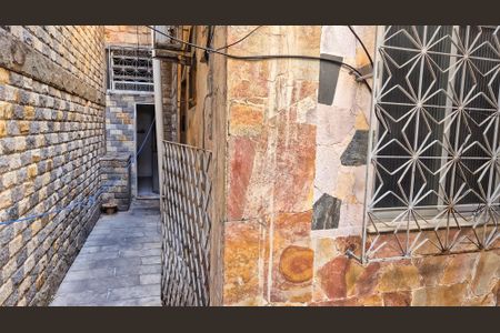 Casa para alugar com 90m², 2 quartos e 1 vagaLateral 