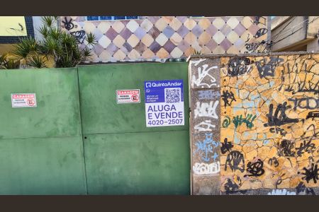 Casa para alugar com 90m², 2 quartos e 1 vagaFrente do Imóvel e Plaquinha 