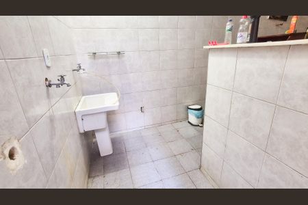 Casa para alugar com 90m², 2 quartos e 1 vagaÁrea de serviço 