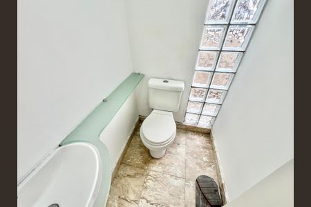 Apartamento à venda com 160m², 2 quartos e 3 vagasLavabo