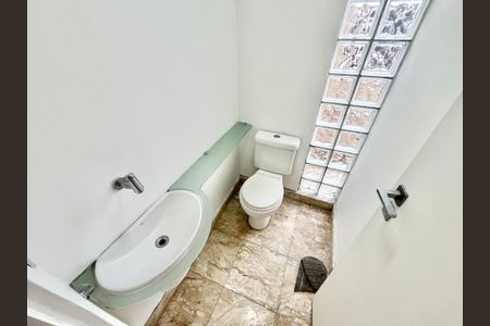 Apartamento à venda com 160m², 2 quartos e 3 vagasLavabo