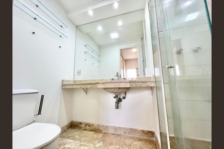 Apartamento à venda com 160m², 2 quartos e 3 vagasBanheiro da Suíte 2
