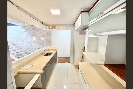 Apartamento à venda com 160m², 2 quartos e 3 vagasCozinha