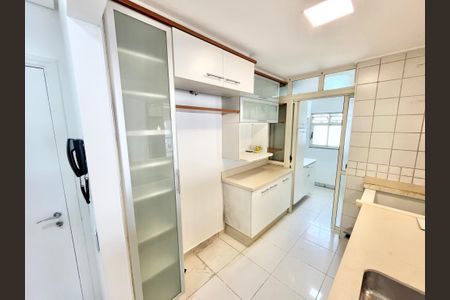 Apartamento à venda com 160m², 2 quartos e 3 vagasCozinha