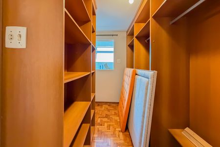 Apartamento para alugar com 74m², 2 quartos e sem vagaCloset