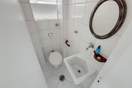 Apartamento para alugar com 74m², 2 quartos e sem vagaBanheiro de serviço