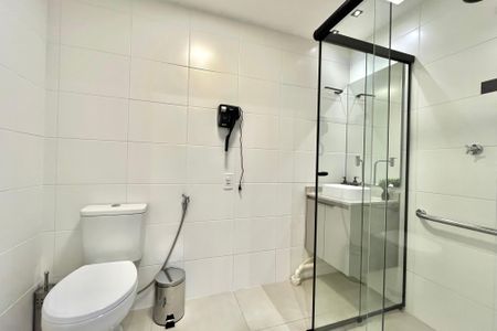 Banheiro de kitnet/studio para alugar com 1 quarto, 24m² em Vila Santa Catarina, São Paulo