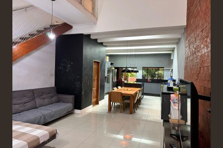 Sala de casa para alugar com 3 quartos, 345m² em Jardim Guapituba, Mauá