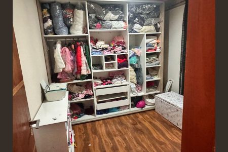 Quarto de casa para alugar com 3 quartos, 345m² em Jardim Guapituba, Mauá