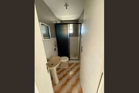 Banheiro de apartamento à venda com 1 quarto, 48m² em Bom Jesus, Porto Alegre