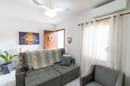 Sala de casa à venda com 2 quartos, 189m² em Hípica, Porto Alegre