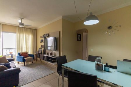 Apartamento à venda com 70m², 2 quartos e 2 vagasSala