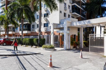 Apartamento para alugar com 100m², 4 quartos e 1 vagaFachada do condomínio