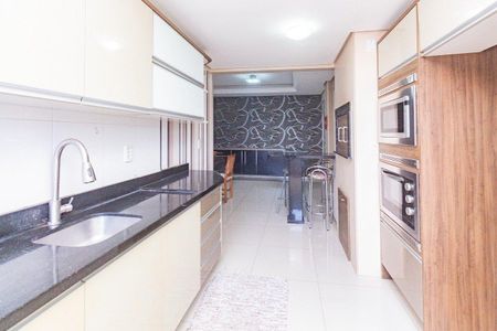 Cozinha  de apartamento para alugar com 2 quartos, 87m² em Sarandi, Porto Alegre