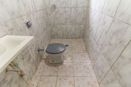 Casa para alugar com 50m², 1 quarto e sem vaga Casa para alugar com 50m², 1 quarto e sem vagaBanheiro