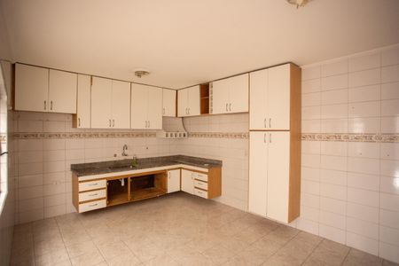 Casa para alugar com 130m², 3 quartos e 2 vagasCOZINHA