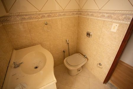 Casa para alugar com 130m², 3 quartos e 2 vagasBANHEIRO DA SUÍTE