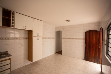 Casa para alugar com 130m², 3 quartos e 2 vagasCOZINHA