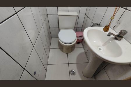 Casa para alugar com 75m², 2 quartos e 2 vagas Casa para alugar com 75m², 2 quartos e 2 vagasLavabo