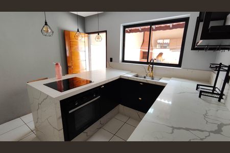 Casa para alugar com 75m², 2 quartos e 2 vagas Casa para alugar com 75m², 2 quartos e 2 vagasCozinha