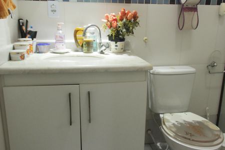 Casa de condomínio para alugar com 100m², 3 quartos e 1 vagaBanheiro da Suíte