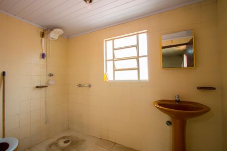 Casa à venda com 135m², 2 quartos e 3 vagasEdícula - Banheiro