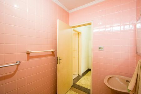 Casa à venda com 135m², 2 quartos e 3 vagasBanheiro