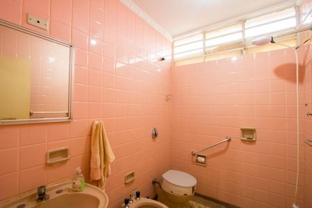 Casa à venda com 135m², 2 quartos e 3 vagasBanheiro