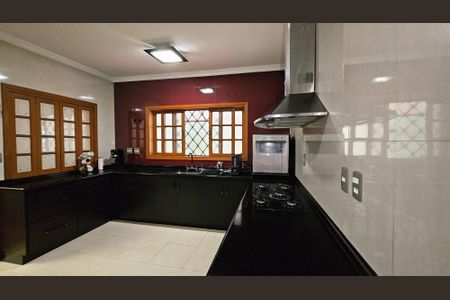 Casa à venda com 339m², 5 quartos e 2 vagasCozinha