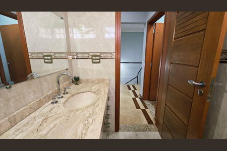 Casa à venda com 339m², 5 quartos e 2 vagasBanheiro