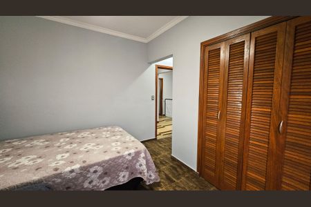 Casa à venda com 339m², 5 quartos e 2 vagasQuarto 2