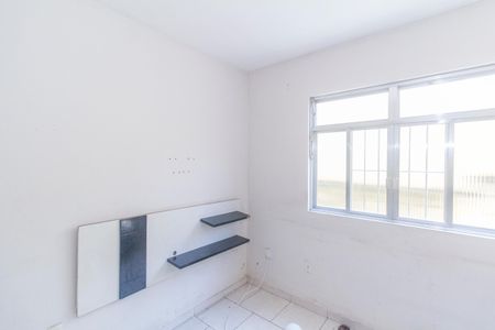 Sala de casa para alugar com 2 quartos, 100m² em Marechal Hermes, Rio de Janeiro
