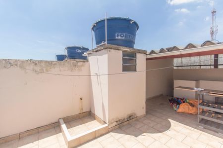 Casa para alugar com 100m², 2 quartos e sem vaga Casa para alugar com 100m², 2 quartos e sem vagaTerraço