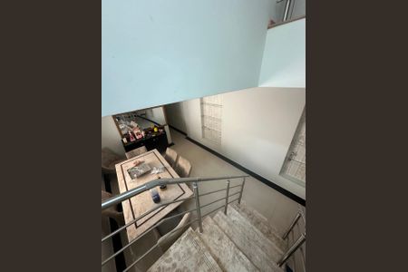 Sala de casa à venda com 3 quartos, 250m² em Jardim do Luar (fazendinha), Santana de Parnaíba