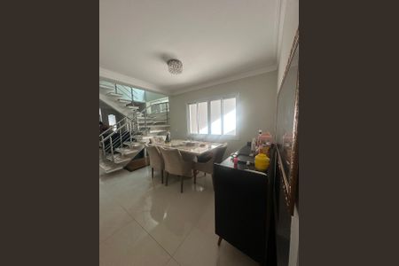 Sala de casa à venda com 3 quartos, 250m² em Jardim do Luar (fazendinha), Santana de Parnaíba