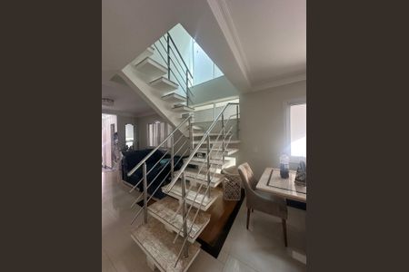 Sala de casa à venda com 3 quartos, 250m² em Jardim do Luar (fazendinha), Santana de Parnaíba