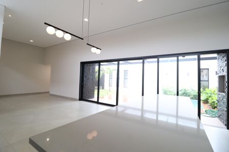 Casa de condomínio para alugar com 200m², 3 quartos e 4 vagasCozinha