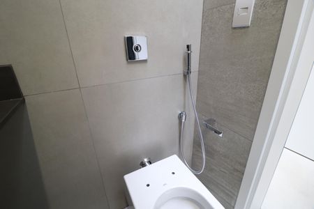 Casa de condomínio para alugar com 200m², 3 quartos e 4 vagasBanheiro do Quarto 2