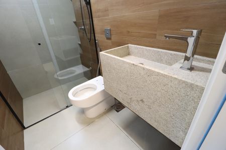 Casa de condomínio para alugar com 200m², 3 quartos e 4 vagasBanheiro Social